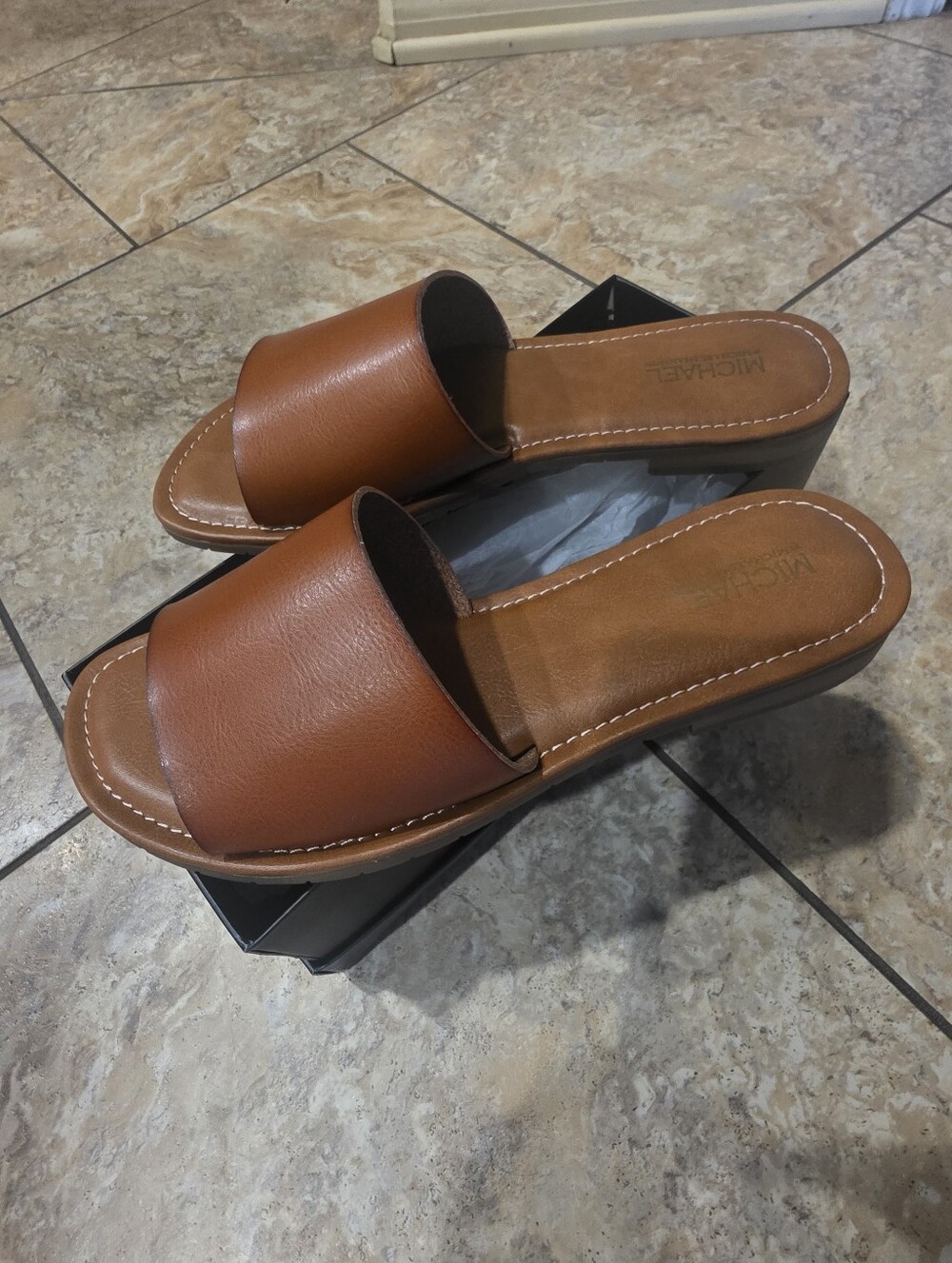 NIB Michael by Michael Shannon "Demi" Women's One Band Sandals